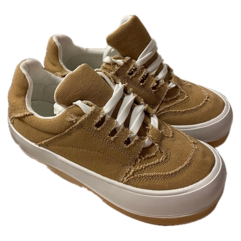 NEW IN BOX - Urban Outfitters Tammy Bubble Shoes